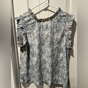 DR2 Gray, green, blue & White snake print Ruffled sleeves top women’s sz large